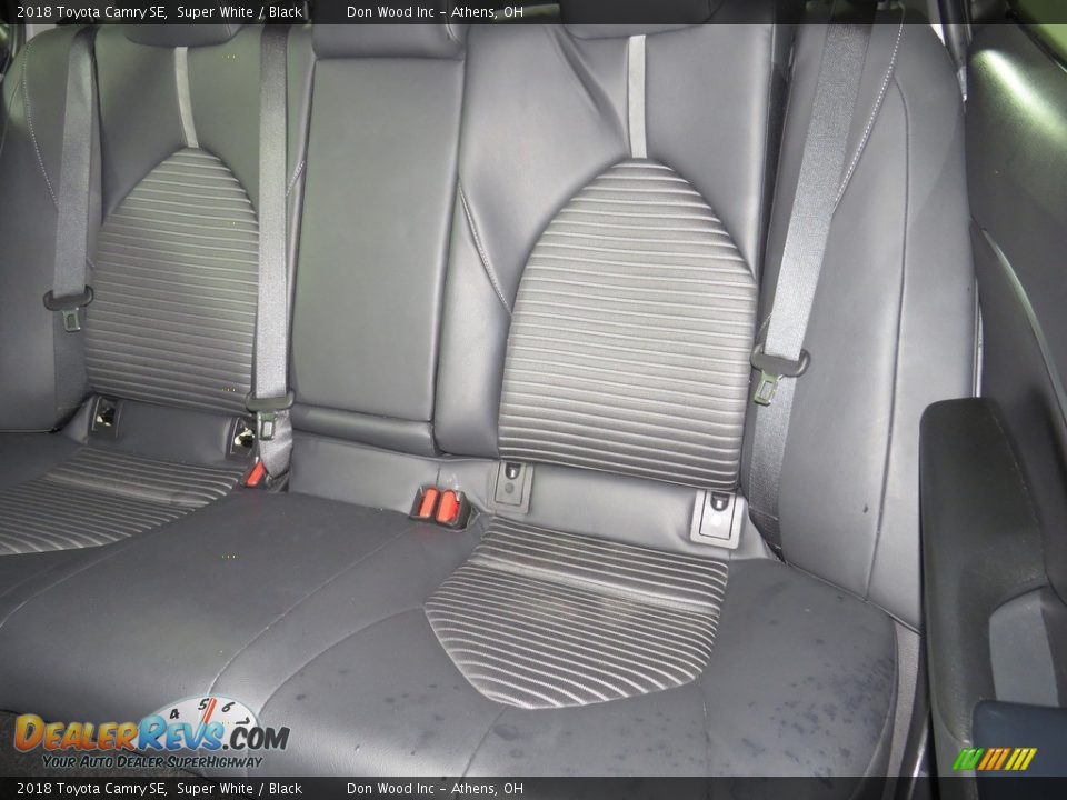 2018 Toyota Camry SE Super White / Black Photo #23