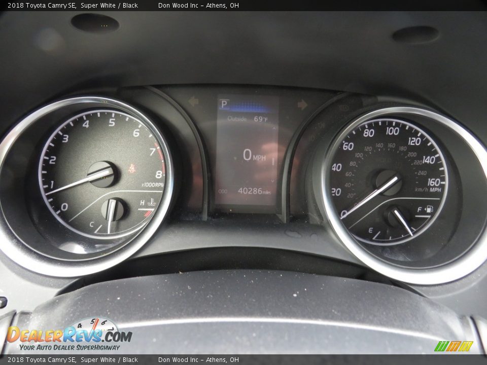 2018 Toyota Camry SE Super White / Black Photo #31