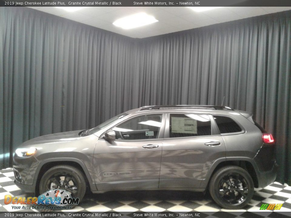 2019 Jeep Cherokee Latitude Plus Granite Crystal Metallic / Black Photo #1