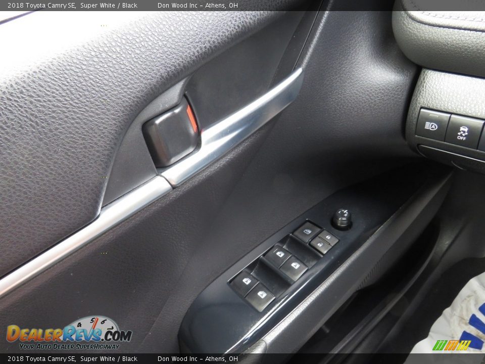 2018 Toyota Camry SE Super White / Black Photo #33