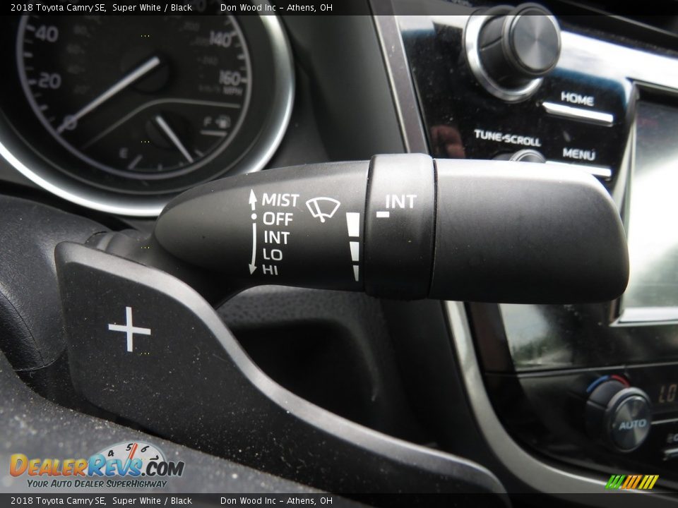 2018 Toyota Camry SE Super White / Black Photo #36