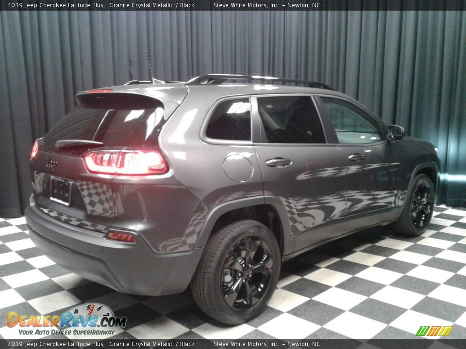 2019 Jeep Cherokee Latitude Plus Granite Crystal Metallic / Black Photo #6