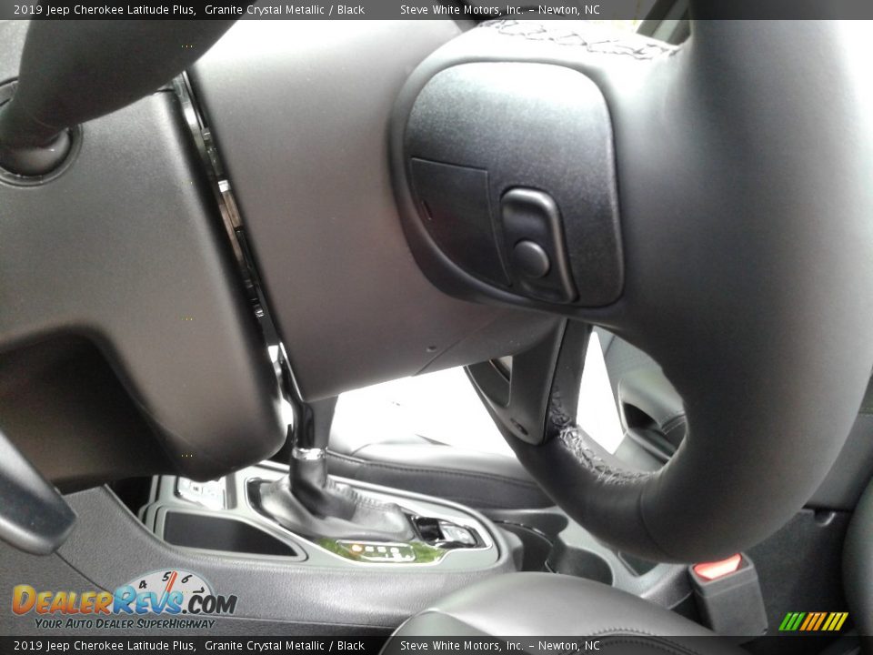2019 Jeep Cherokee Latitude Plus Granite Crystal Metallic / Black Photo #16