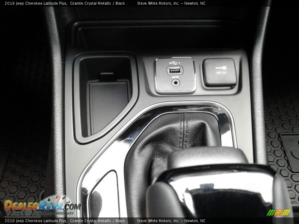 2019 Jeep Cherokee Latitude Plus Granite Crystal Metallic / Black Photo #27