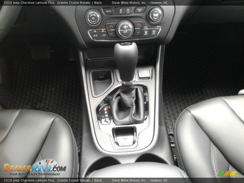 2019 Jeep Cherokee Latitude Plus Granite Crystal Metallic / Black Photo #28