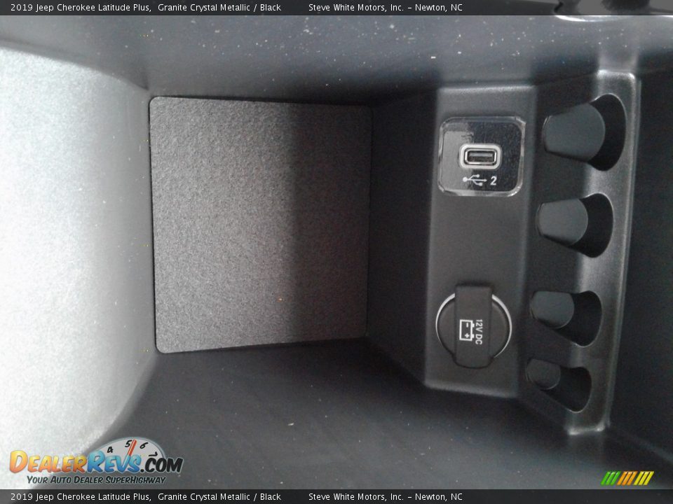2019 Jeep Cherokee Latitude Plus Granite Crystal Metallic / Black Photo #29