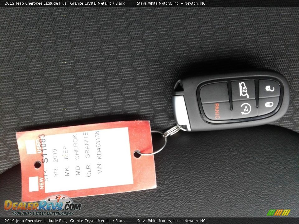 2019 Jeep Cherokee Latitude Plus Granite Crystal Metallic / Black Photo #31