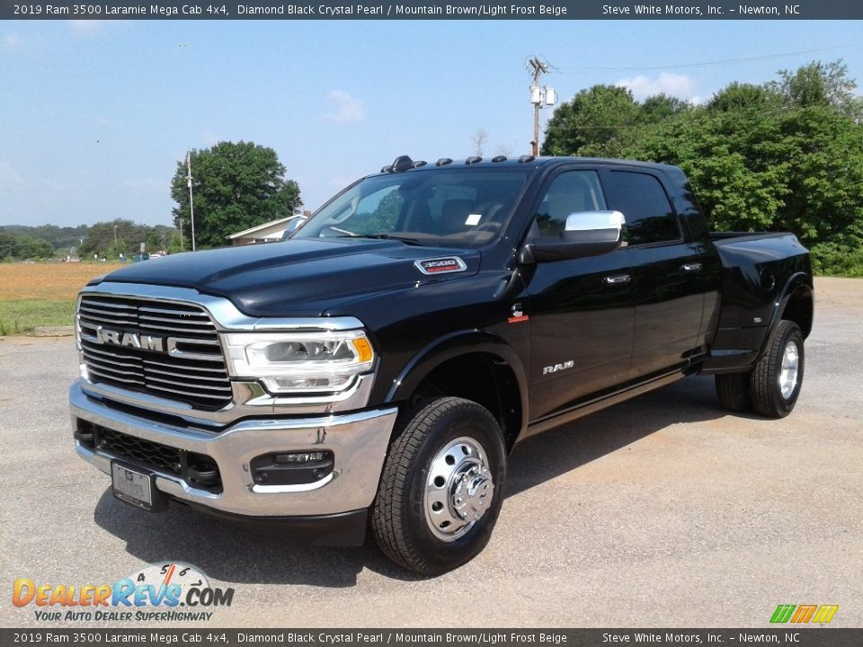 Front 3/4 View of 2019 Ram 3500 Laramie Mega Cab 4x4 Photo #2