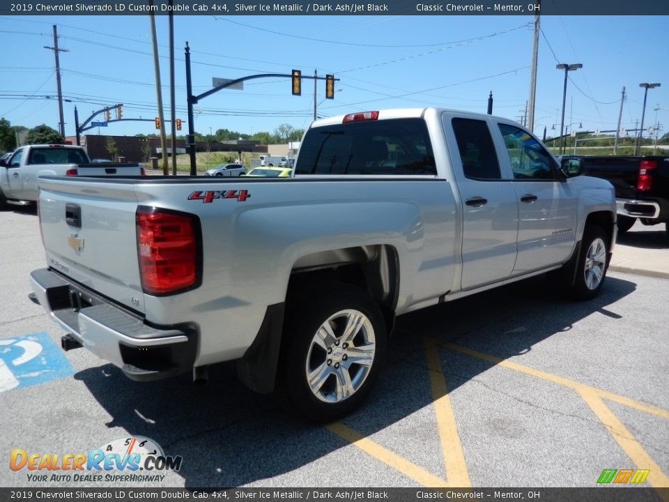 2019 Chevrolet Silverado LD Custom Double Cab 4x4 Silver Ice Metallic / Dark Ash/Jet Black Photo #4