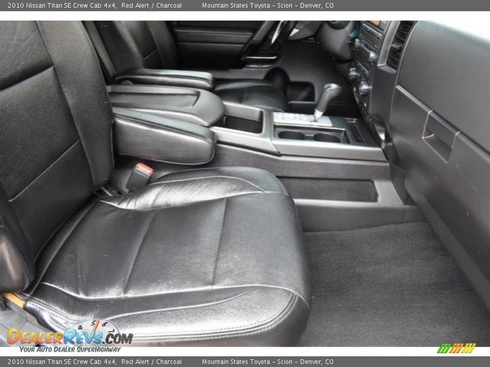 2010 Nissan Titan SE Crew Cab 4x4 Red Alert / Charcoal Photo #17