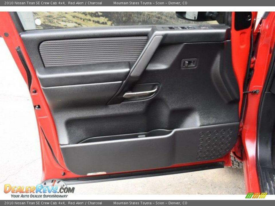 2010 Nissan Titan SE Crew Cab 4x4 Red Alert / Charcoal Photo #24