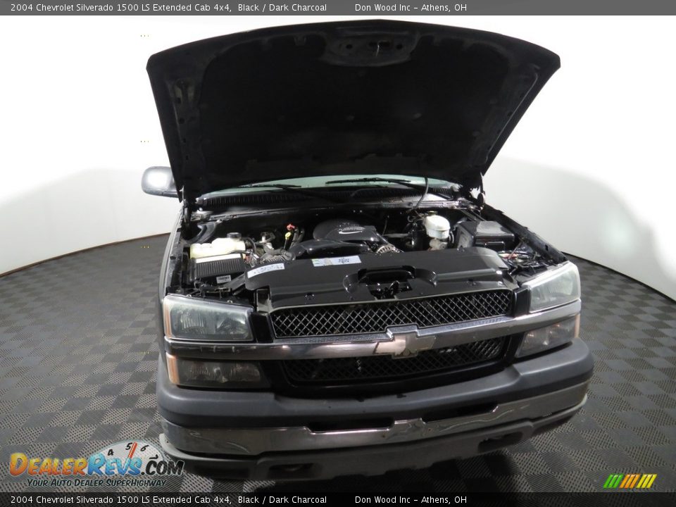 2004 Chevrolet Silverado 1500 LS Extended Cab 4x4 Black / Dark Charcoal Photo #4