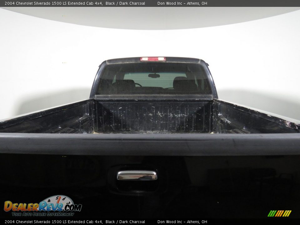 2004 Chevrolet Silverado 1500 LS Extended Cab 4x4 Black / Dark Charcoal Photo #11