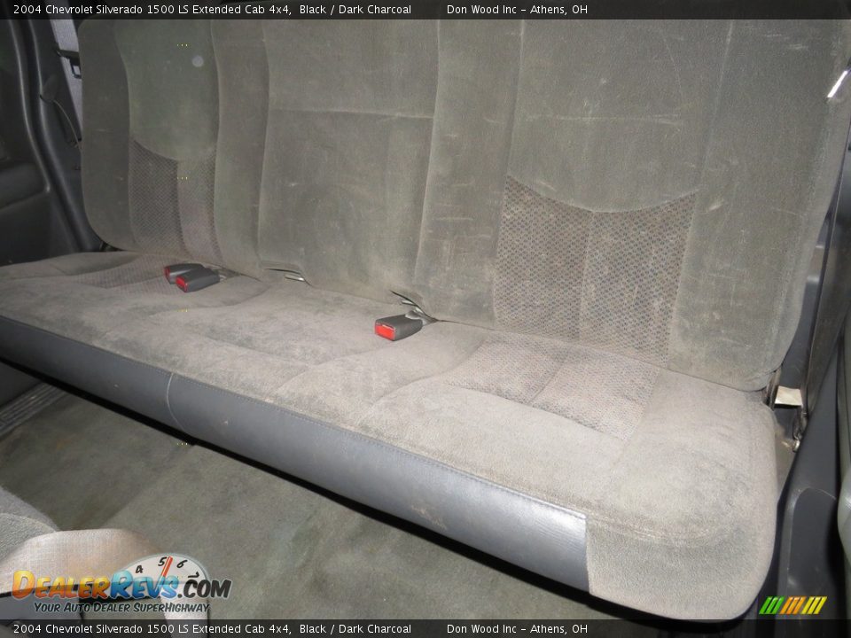 2004 Chevrolet Silverado 1500 LS Extended Cab 4x4 Black / Dark Charcoal Photo #21