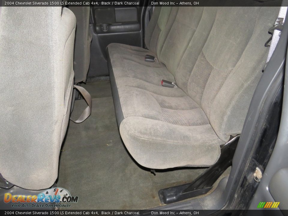 2004 Chevrolet Silverado 1500 LS Extended Cab 4x4 Black / Dark Charcoal Photo #22
