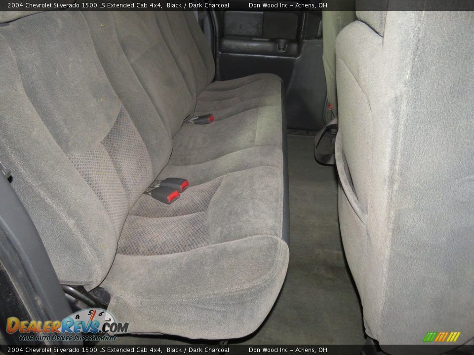 2004 Chevrolet Silverado 1500 LS Extended Cab 4x4 Black / Dark Charcoal Photo #26