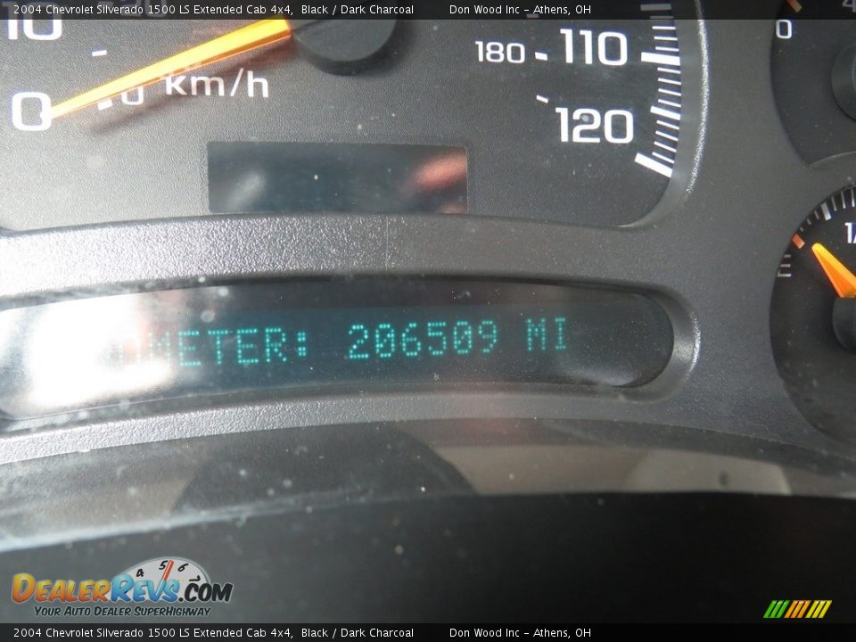 2004 Chevrolet Silverado 1500 LS Extended Cab 4x4 Black / Dark Charcoal Photo #28
