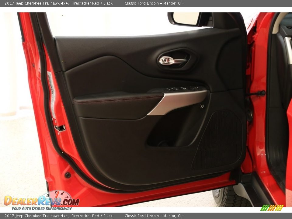 2017 Jeep Cherokee Trailhawk 4x4 Firecracker Red / Black Photo #4