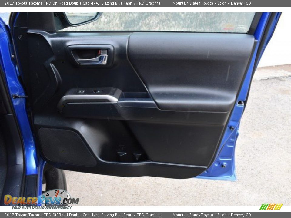 2017 Toyota Tacoma TRD Off Road Double Cab 4x4 Blazing Blue Pearl / TRD Graphite Photo #25