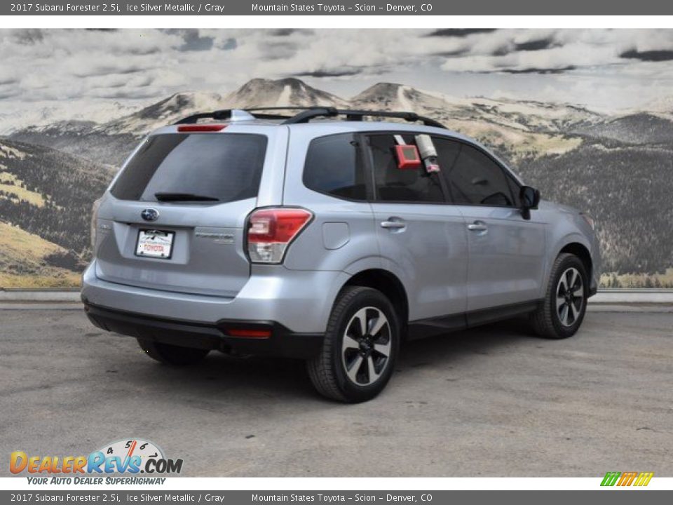 2017 Subaru Forester 2.5i Ice Silver Metallic / Gray Photo #3