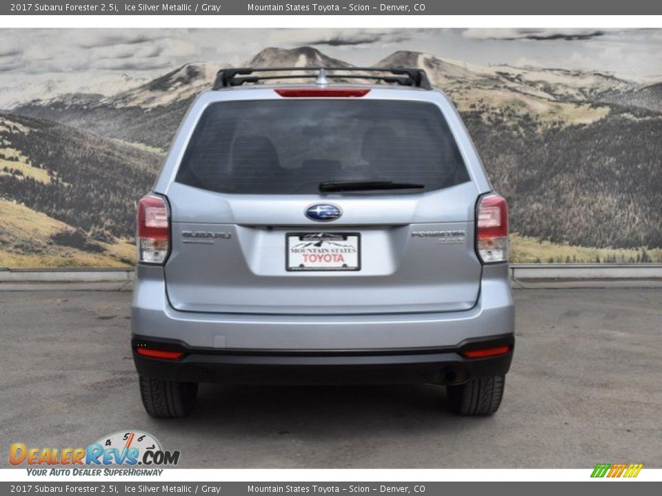 2017 Subaru Forester 2.5i Ice Silver Metallic / Gray Photo #8