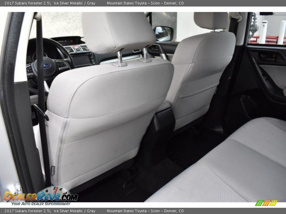 2017 Subaru Forester 2.5i Ice Silver Metallic / Gray Photo #19