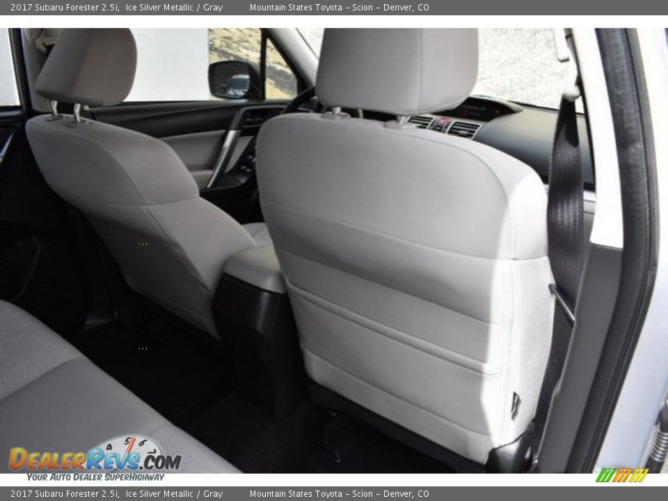 2017 Subaru Forester 2.5i Ice Silver Metallic / Gray Photo #20