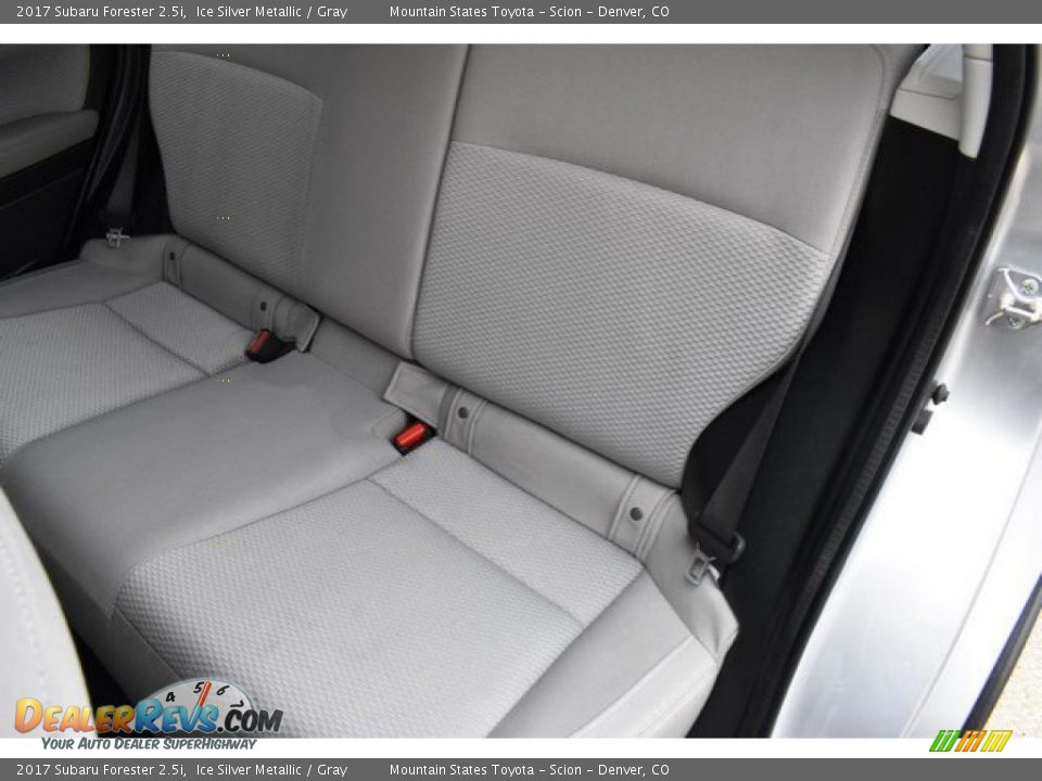 2017 Subaru Forester 2.5i Ice Silver Metallic / Gray Photo #21