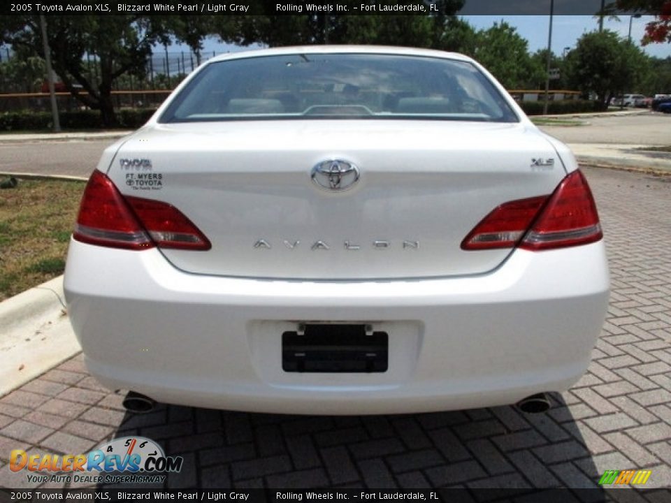 2005 Toyota Avalon XLS Blizzard White Pearl / Light Gray Photo #7