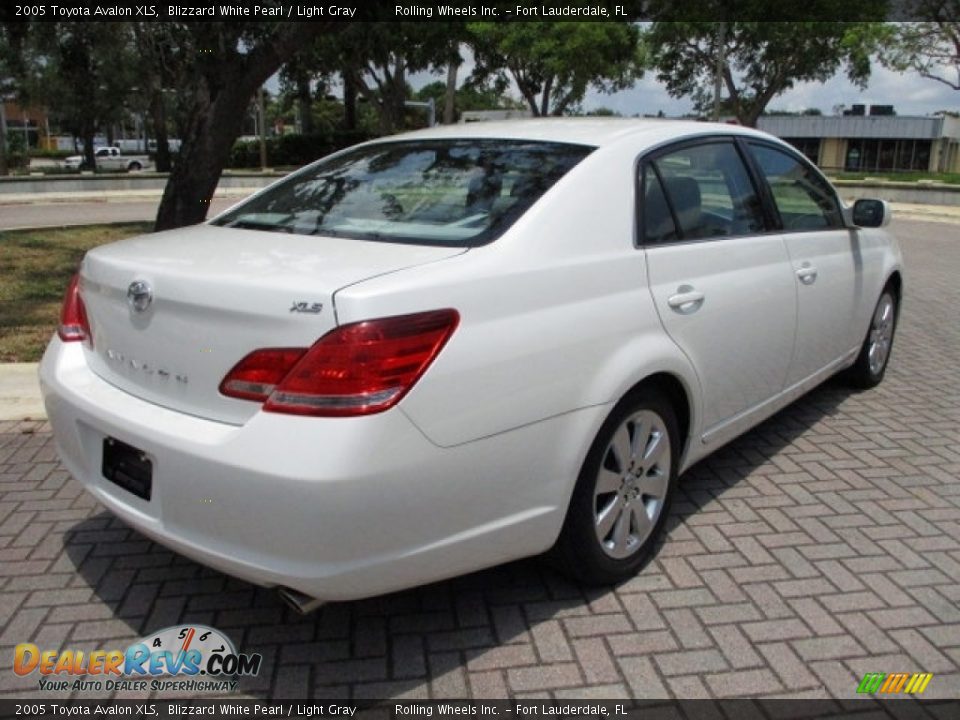 2005 Toyota Avalon XLS Blizzard White Pearl / Light Gray Photo #9