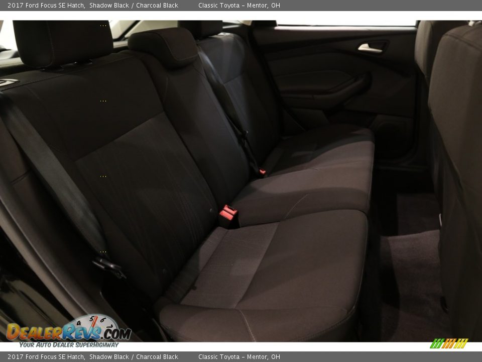 2017 Ford Focus SE Hatch Shadow Black / Charcoal Black Photo #14