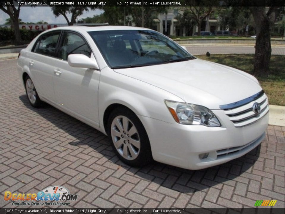 2005 Toyota Avalon XLS Blizzard White Pearl / Light Gray Photo #13