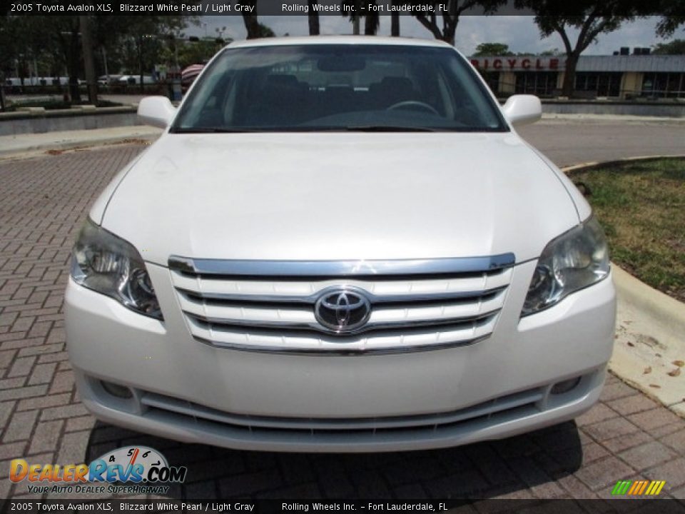 2005 Toyota Avalon XLS Blizzard White Pearl / Light Gray Photo #15