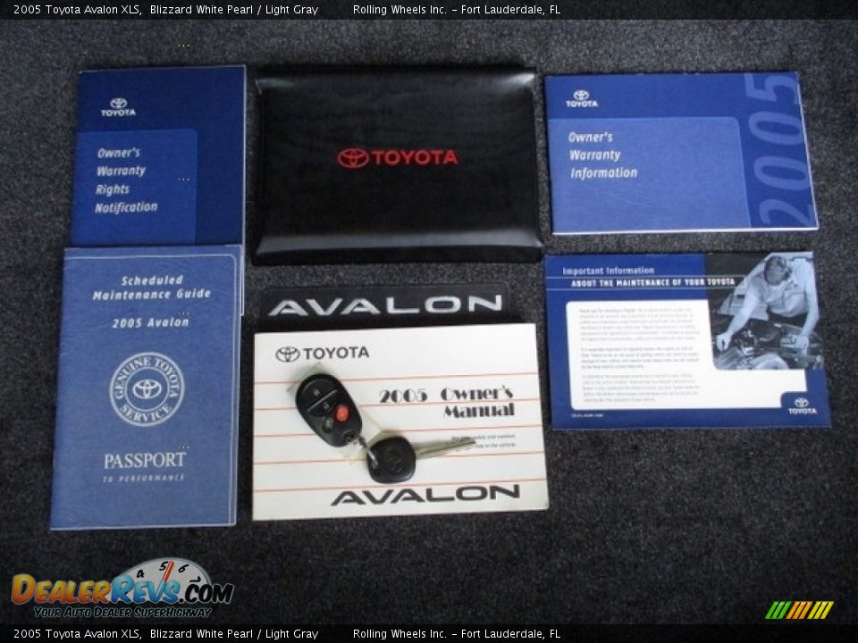 2005 Toyota Avalon XLS Blizzard White Pearl / Light Gray Photo #31