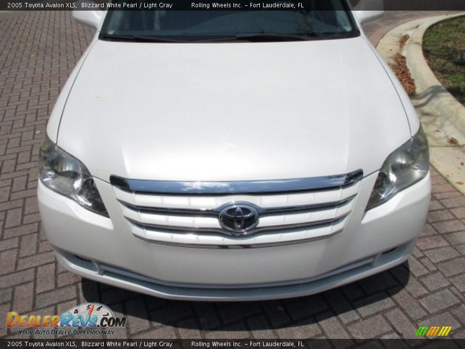 2005 Toyota Avalon XLS Blizzard White Pearl / Light Gray Photo #34