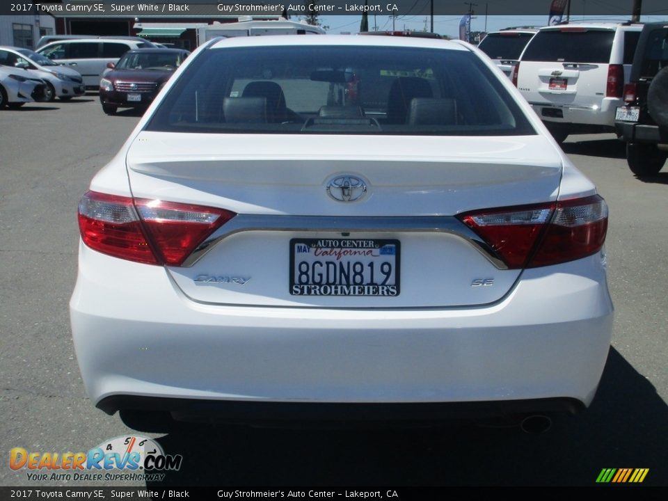 2017 Toyota Camry SE Super White / Black Photo #6