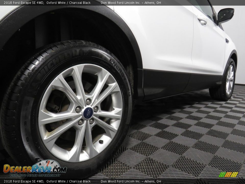 2018 Ford Escape SE 4WD Oxford White / Charcoal Black Photo #16
