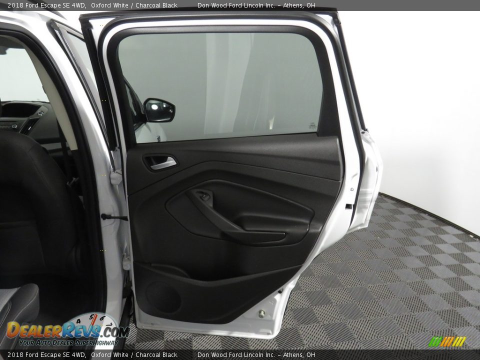 2018 Ford Escape SE 4WD Oxford White / Charcoal Black Photo #28