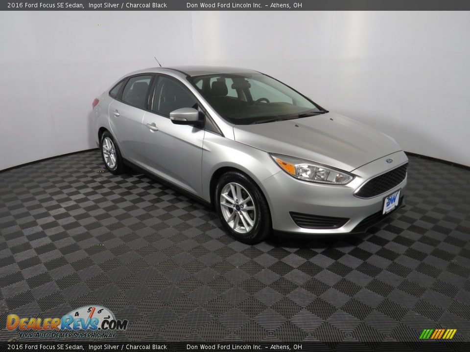 2016 Ford Focus SE Sedan Ingot Silver / Charcoal Black Photo #2