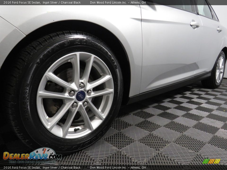 2016 Ford Focus SE Sedan Ingot Silver / Charcoal Black Photo #8