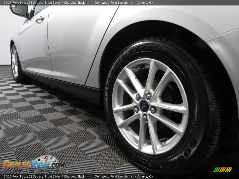 2016 Ford Focus SE Sedan Ingot Silver / Charcoal Black Photo #10