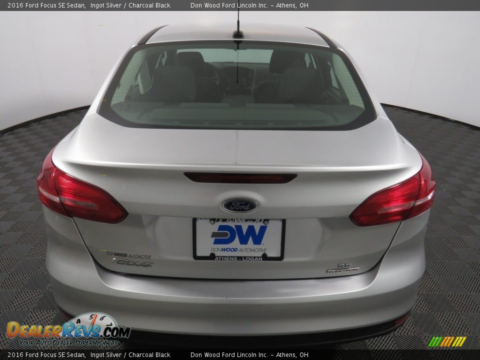 2016 Ford Focus SE Sedan Ingot Silver / Charcoal Black Photo #11