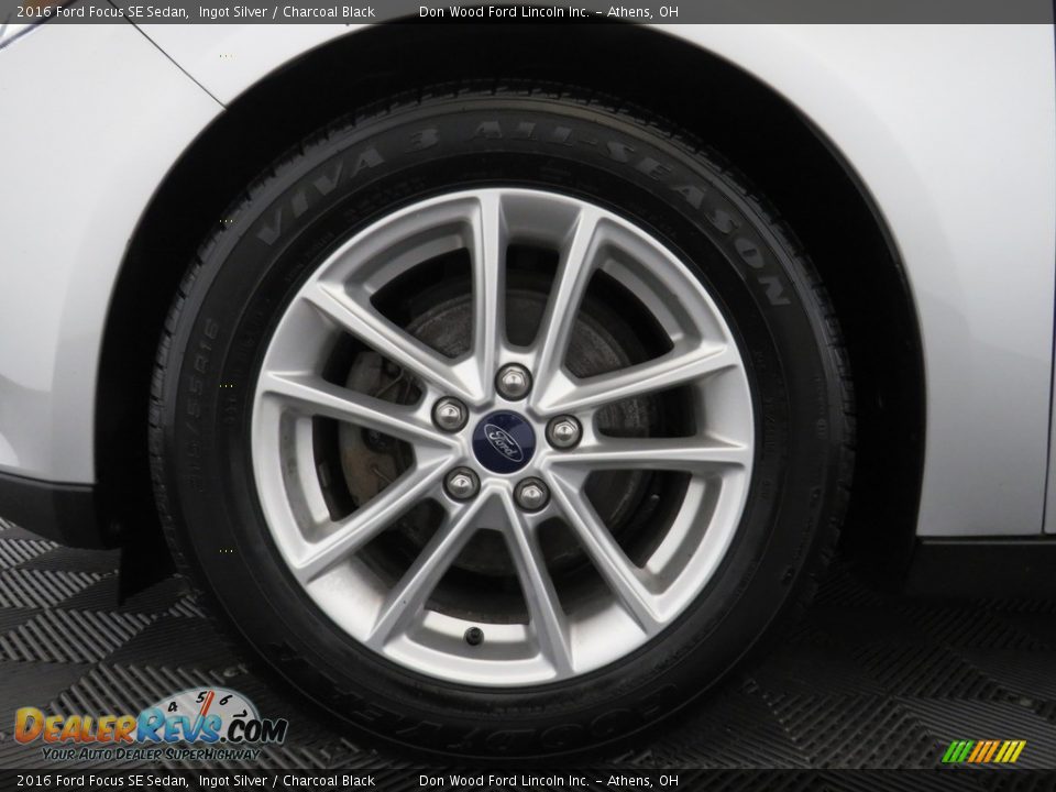 2016 Ford Focus SE Sedan Ingot Silver / Charcoal Black Photo #17