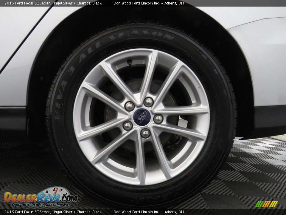 2016 Ford Focus SE Sedan Ingot Silver / Charcoal Black Photo #18