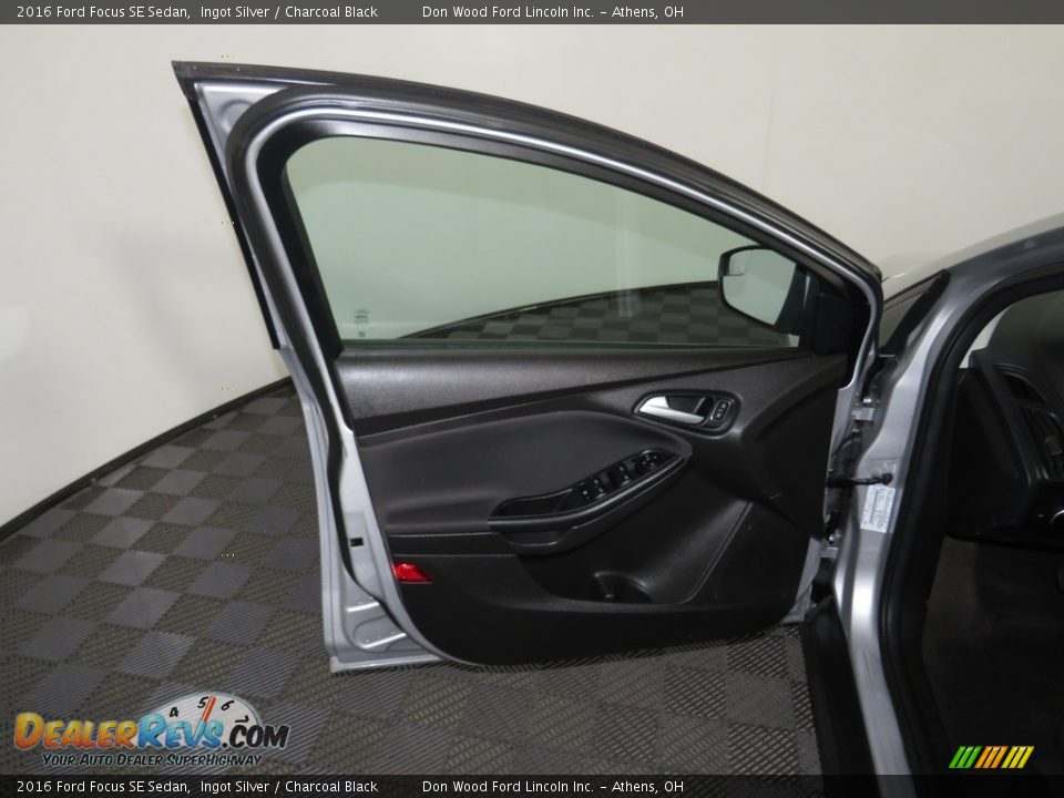 2016 Ford Focus SE Sedan Ingot Silver / Charcoal Black Photo #19