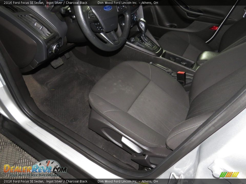 2016 Ford Focus SE Sedan Ingot Silver / Charcoal Black Photo #20