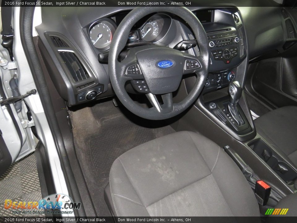 2016 Ford Focus SE Sedan Ingot Silver / Charcoal Black Photo #21