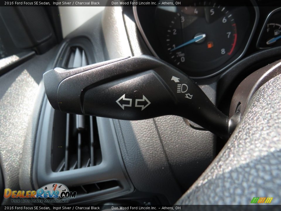 2016 Ford Focus SE Sedan Ingot Silver / Charcoal Black Photo #34