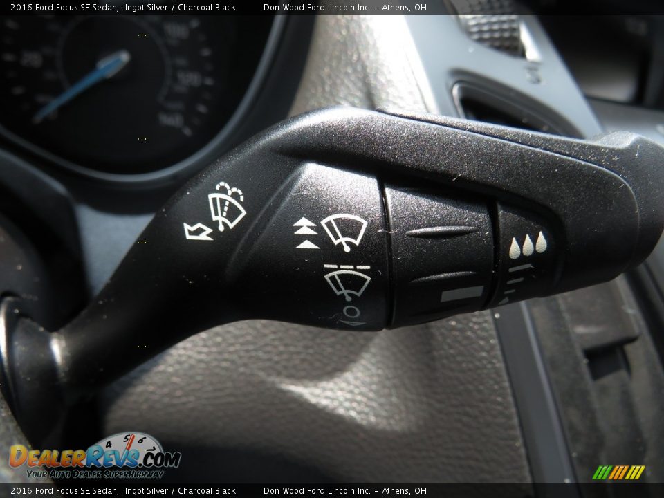 2016 Ford Focus SE Sedan Ingot Silver / Charcoal Black Photo #35