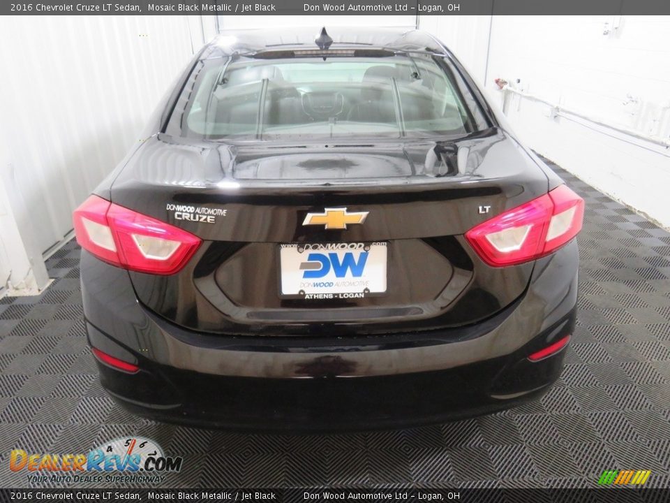 2016 Chevrolet Cruze LT Sedan Mosaic Black Metallic / Jet Black Photo #12